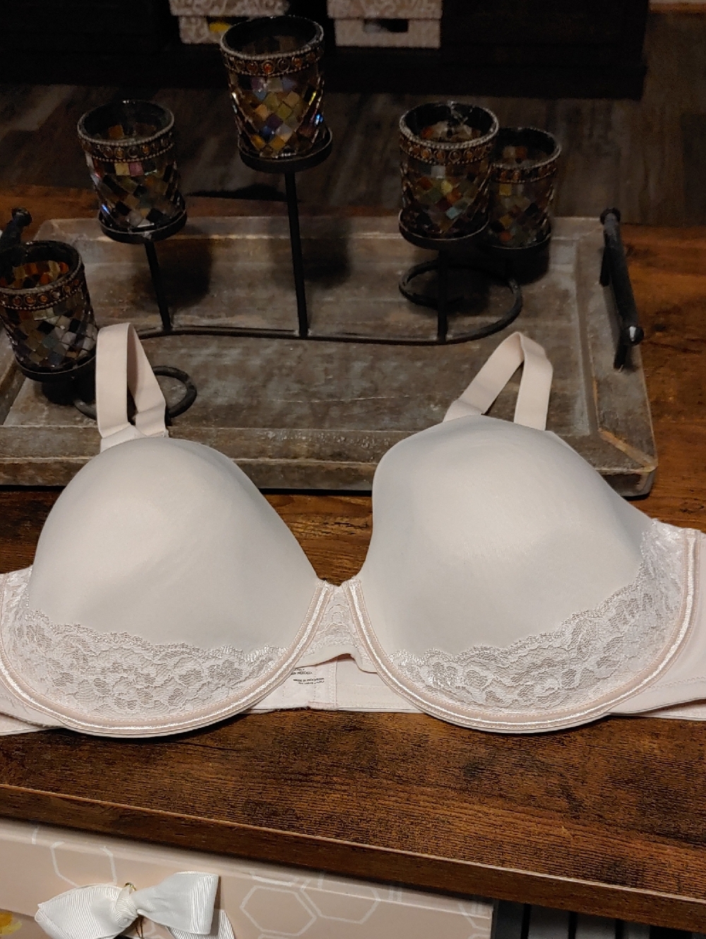 NWOT Vanity Fair 44D Pink Cream Lace Cup Underwire Bra